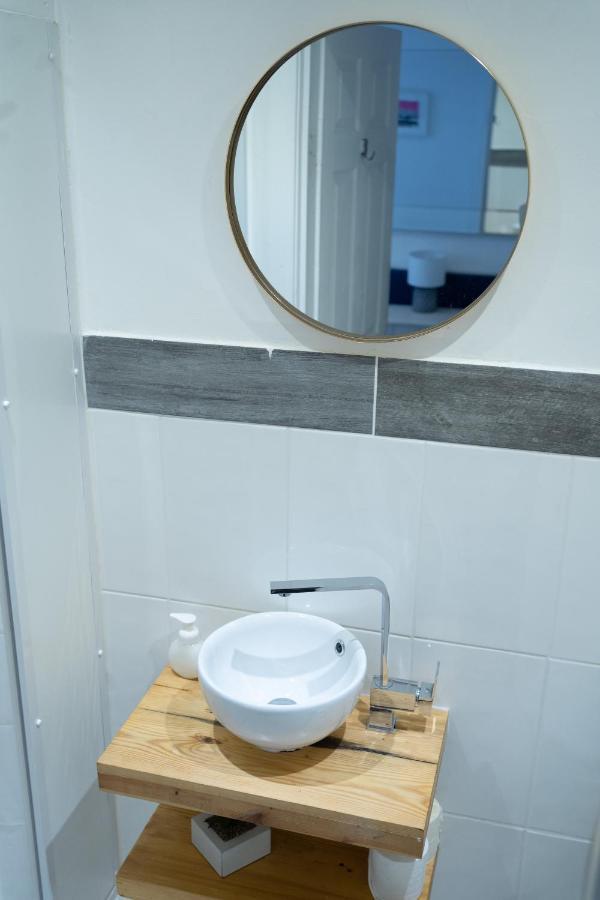 Ocean Breeze Rooms Brighton Екстер'єр фото
